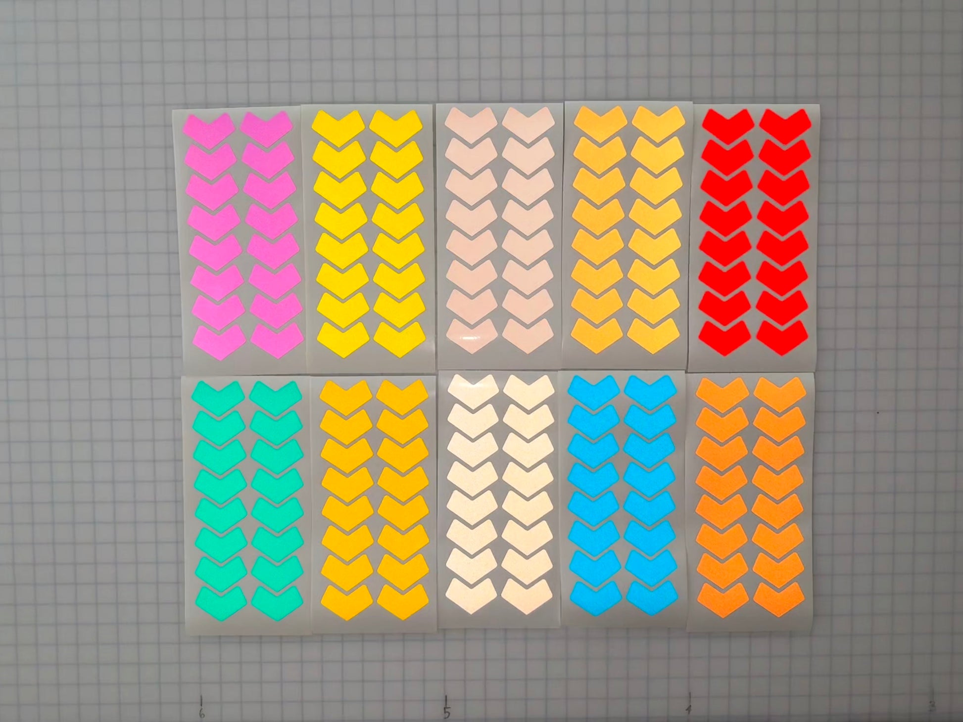 16 Reflective 2.5" x 1.7" ELG Chevrons - Reflective Pro