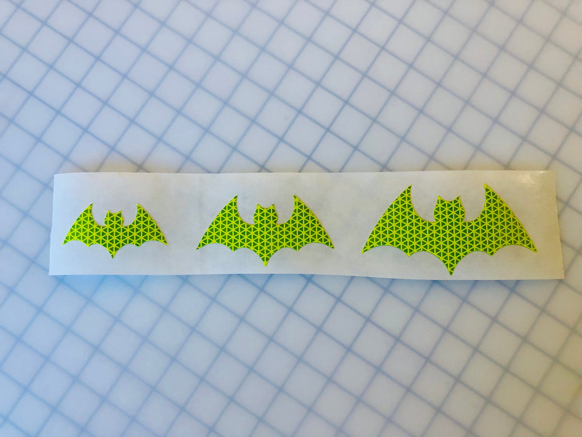 Reflective Prismatic "Bat" Sticker Oralite V98 - Reflective Pro