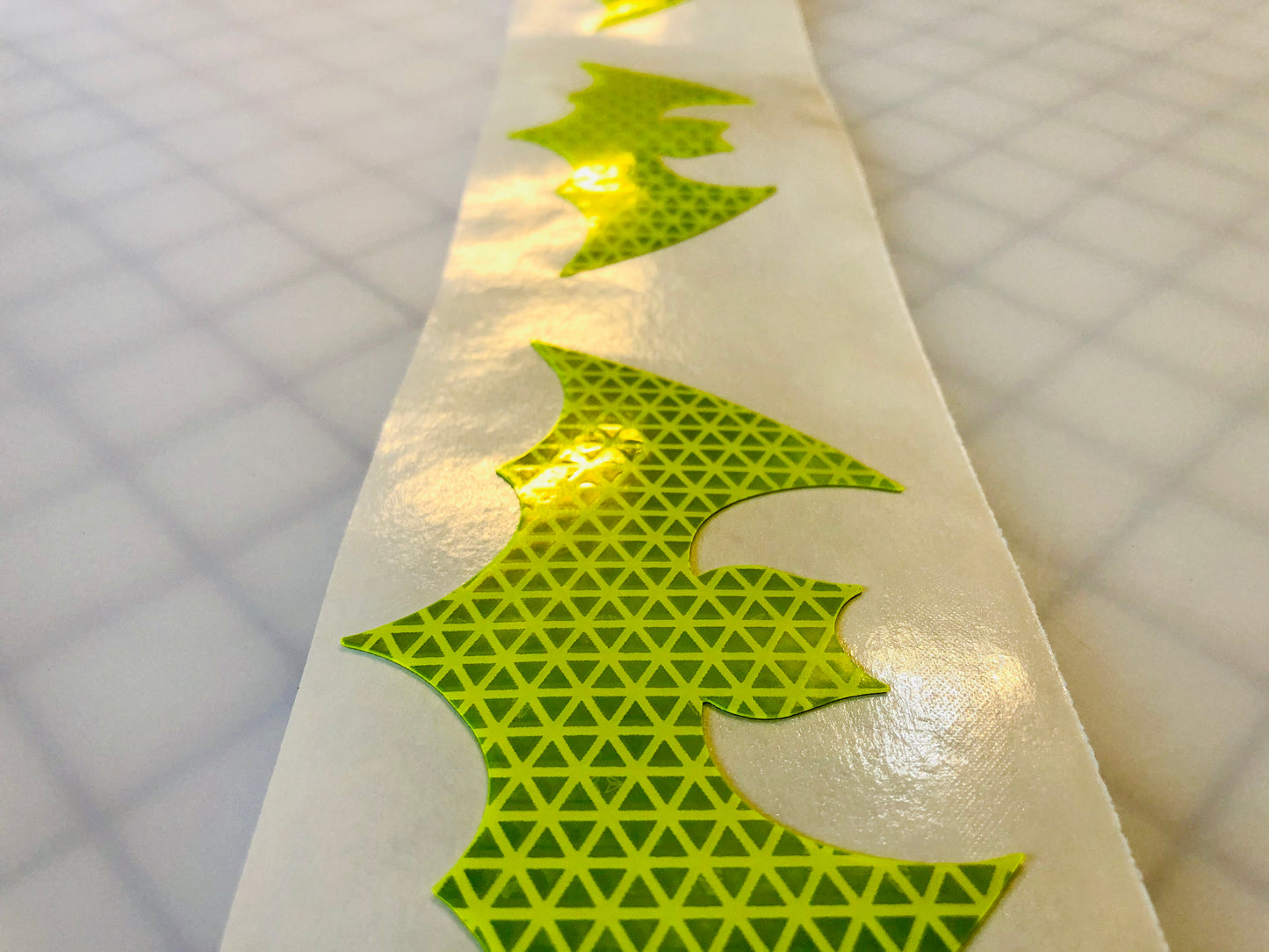 Reflective Prismatic "Bat" Sticker Oralite V98 - Reflective Pro
