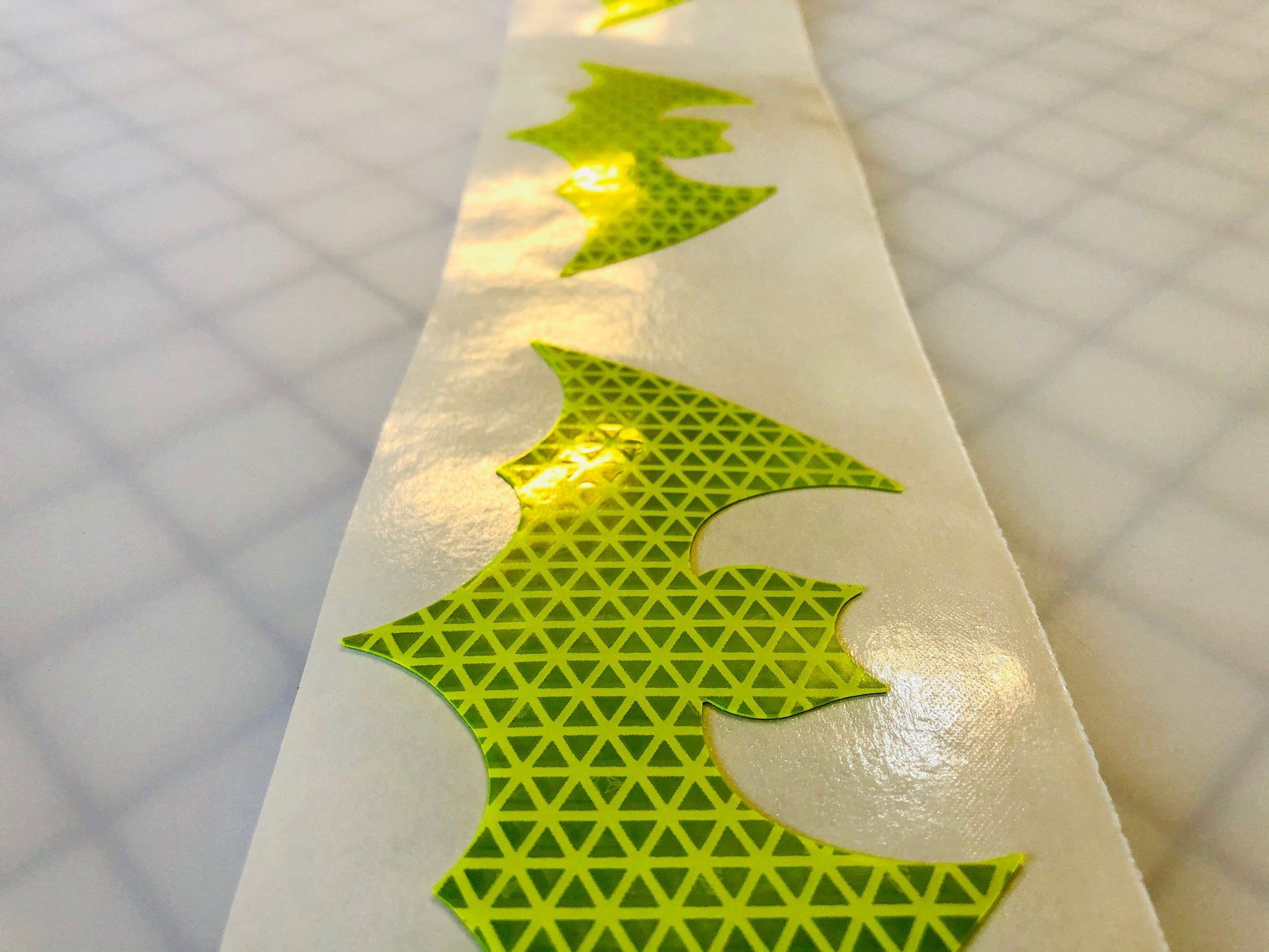 Reflective Prismatic "Bat" Sticker Oralite V98 - Reflective Pro