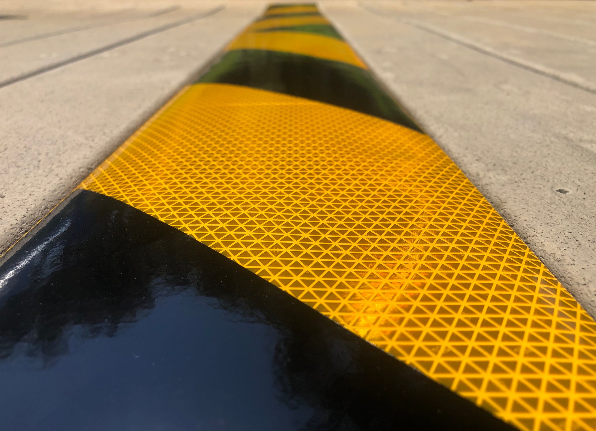 Schoolbus Yellow & Black Reflective Chevron Panel (Multiple Sizes) - Reflective Pro